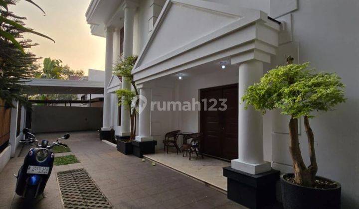 Rumah besar dlm Komplek lengkap dengan kolam renang  1