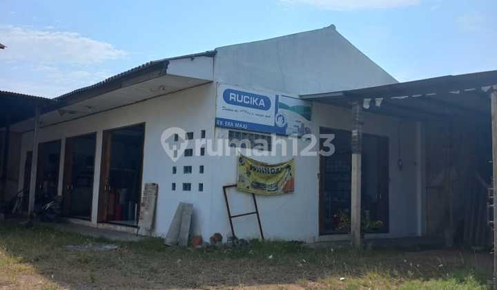 For Rent: Former building supply store, spacious, located in Kaliabang Tengah, North Bekasi.