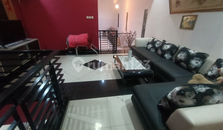 Rumah 2 Lantai Pinggir Jalan Raya Dengan Bangunan Arsitek Sndri Di Jatibening Bekasi 2