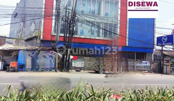Disewakan ruko besar pinggir jalan raya, lokasi strategis 