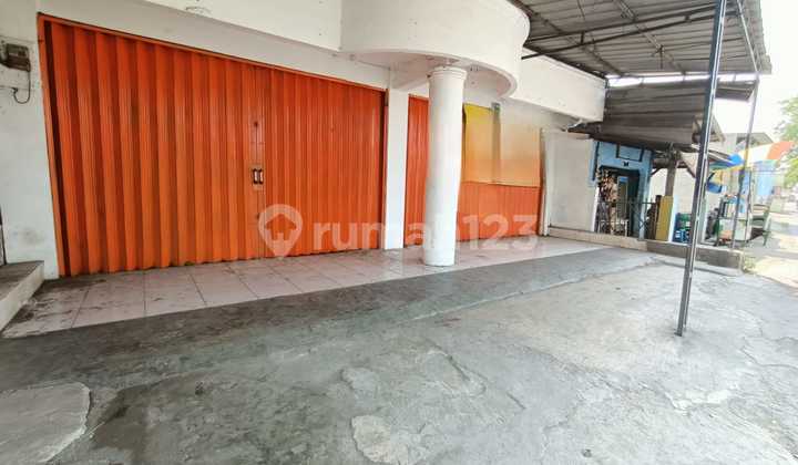 For rent, 2-story shop house on the side of Raya Pilar Utama road. 2