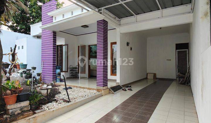 Jual Rumah Cantik Baru Renovasi Cocok Untuk Keluarga Besar  2