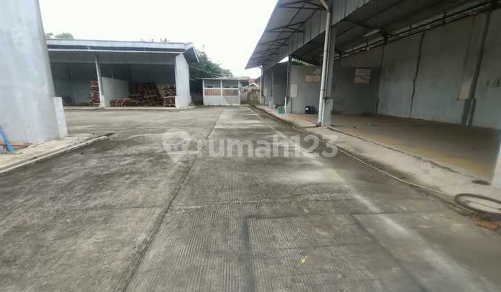 Ready-to-Use L-Shaped Leather Warehouse in Cikarang, Bekasi Regency