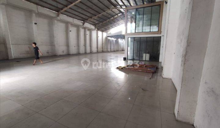 Dijual Gudang Ex Showroom di Kota Baru Bekasi Barat 1