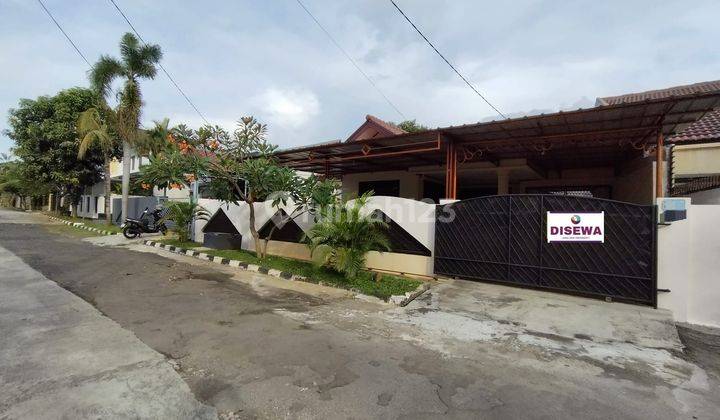 Disewakan rumah di perumahan Masnaga Jakasampurna, Bekasi 

 2