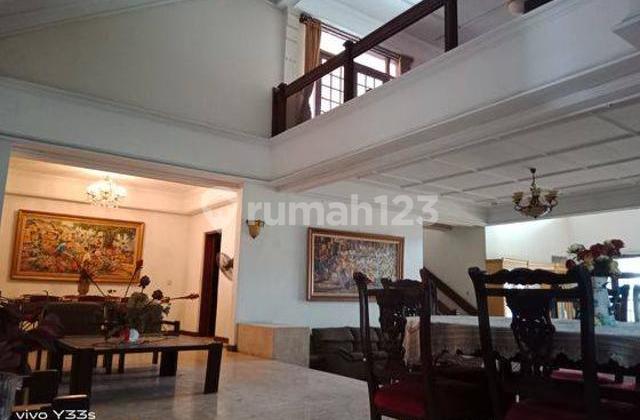 FOR SALE HOUSE IN MENTENG Central Jakarta