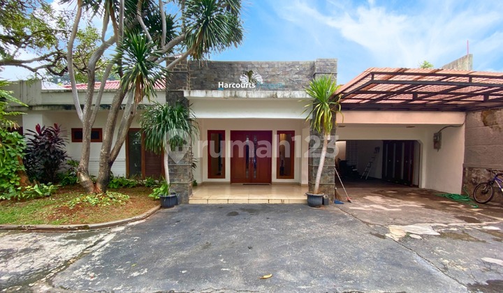 Dijual dan Disewakan Rumah Hunian Klasik Bagus dan Terawat Lingkungan Tenang di Ampera - Kemang