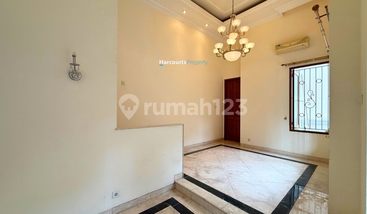 Pondok Indah Area, Rumah Mediterania Klasik Sangat Terawat Area Pondok Indah 2