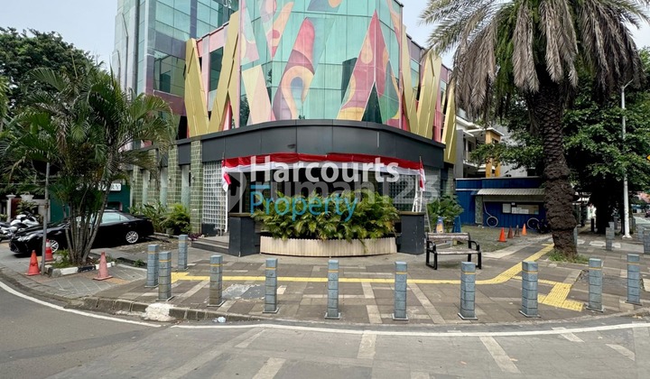 Senopati Area, Rare Item for Rent, 3rd Floor Space in Prime Location Suitable for Business and Office, in Kebayoran Baru.