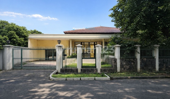 Mega Kuningan Area Dijual Rumah Klasik Kawasan Elite One Gate System di Kuningan 2