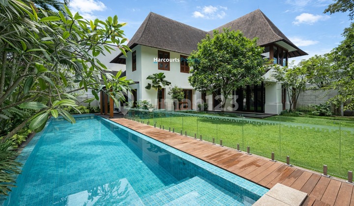 Kebayoran Baru Area, Disewakan Rumah Hunian Mewah Kawasan Elite di Selong, Jakarta Selatan