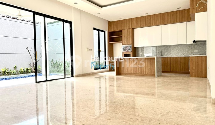 Cilandak Area, Dijual Rumah Brandnew Modern Classic Lokasi Strategis di Belakang Citos 2