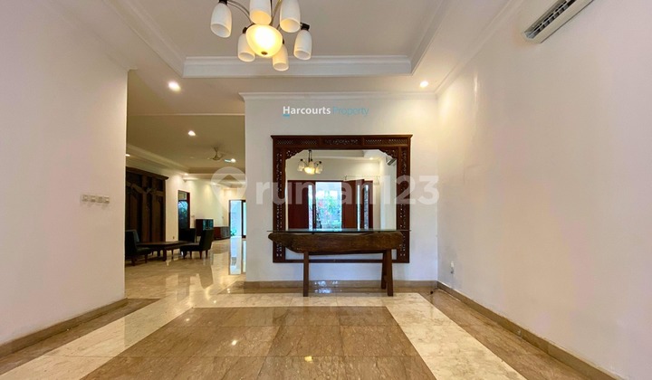 Dijual dan Disewakan Rumah Hunian Klasik Bagus dan Terawat Lingkungan Tenang di Ampera - Kemang 2