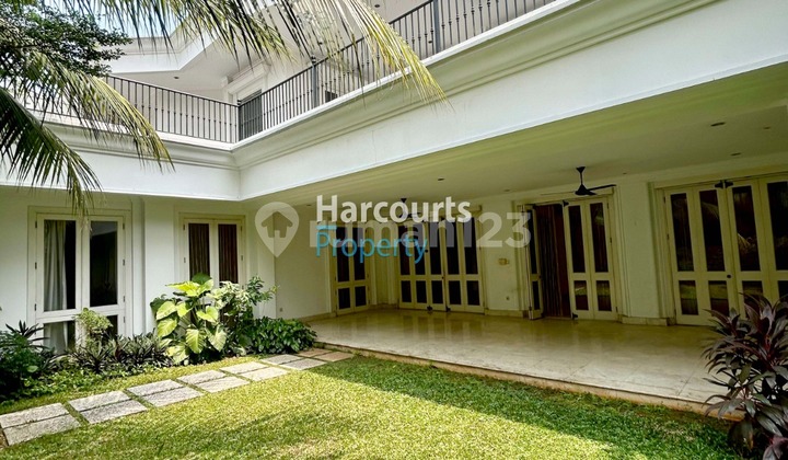 Kebayoran Baru Area, Dijual Rumah Klasik Kawasan Elite Dekat Jl. Sriwijaya-Selong, Jakarta Selatan 2