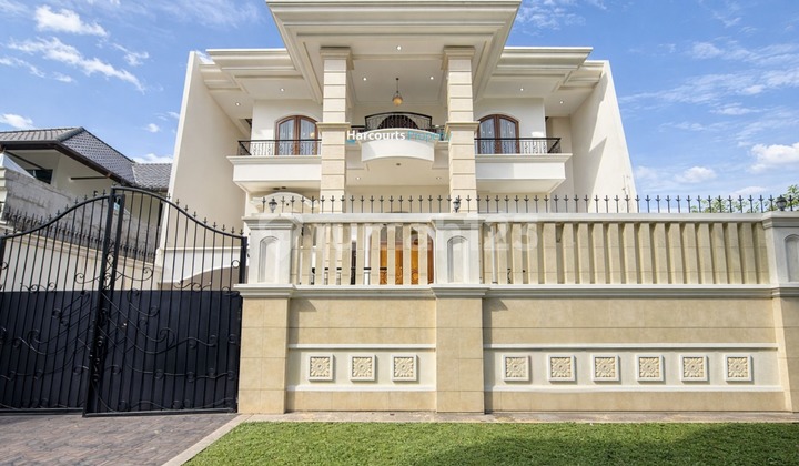 Pondok Indah Area, Rumah Mediterania Klasik Sangat Terawat Area Pondok Indah Pondok Indah Area, Rumah Mediterania Klasik Sangat Terawat Area Pondok Indah