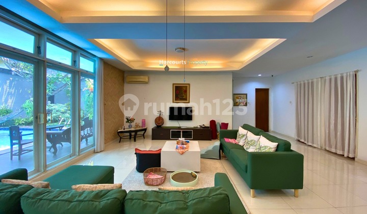 Kemang Area, Dijual dan Disewakan Rumah Semi Furnished Lokasi Strategis di Bangka, Kemang, Jakarta Selatan 2