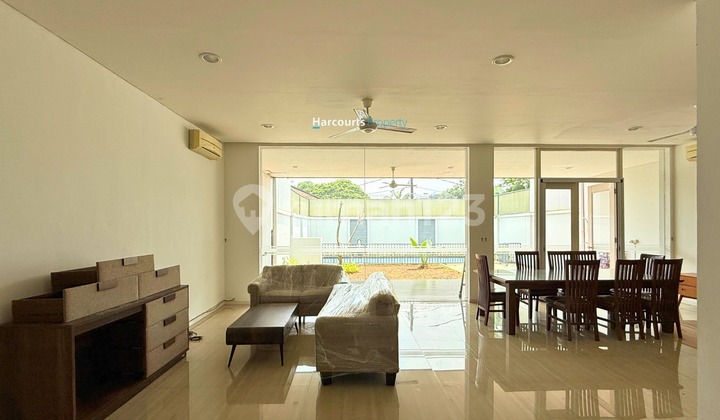 Rumah Modern Minimalis Dalam Komplek One Gate System Security 24 Jam di Cilandak 2