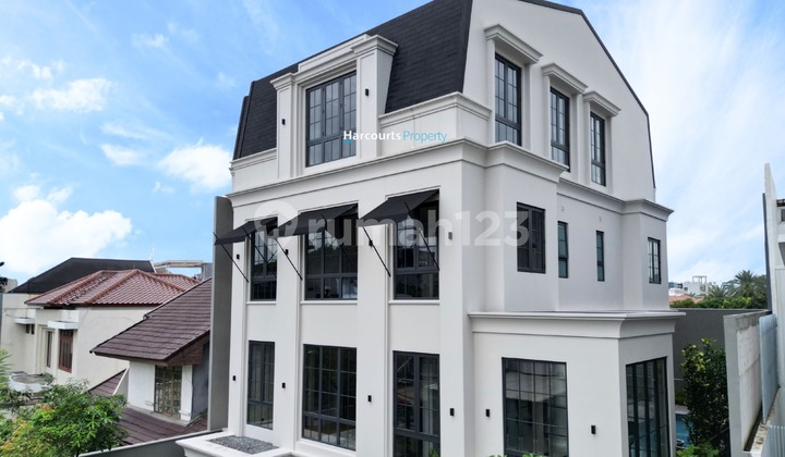 Senopati Area, Dijual Brandnew House Modern American Classic Lokasi Strategis 5 Menit ke Scbd, Kebayoran Baru 2