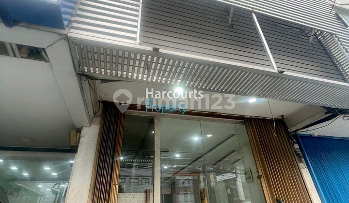 Kebayoran Area, For Rent: 4-Story Shop House in Strategic Location, Suitable for Business and Office, Near Arteri Pondok Indah, South Jakarta.