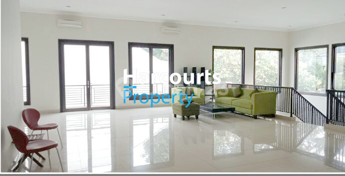 Kebayoran Baru Area, Rented a Well-Maintained House Suitable for Silent Office, 10 Minutes from SCBD, South Jakarta