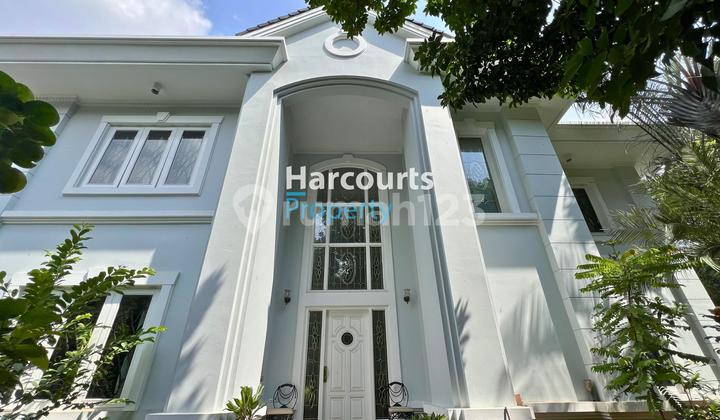 Kebayoran Baru Area, Hot Listing Turun Harga, Rumah Modern Lokasi Strategis Row Jalan Lebar Di Patiunus Area