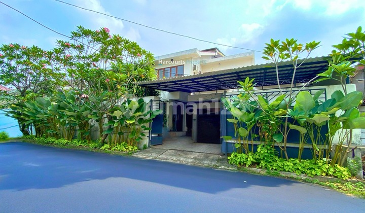 Simprug Area, Classic Well-Maintained Residential House for Rent, Strategic Location 10 Minutes to Senayan City Area