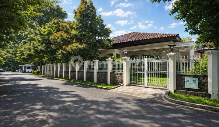 Mega Kuningan Area For Sale Classic House in Elite Area One Gate System in Kuningan