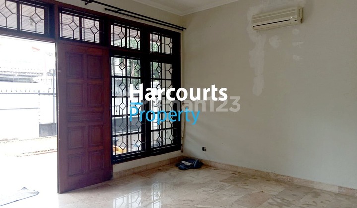 Permata Hijau Area, For Rent Classic Well-Maintained House in Zamrud, Permata Hijau, South Jakarta