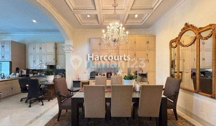 Menteng Area, Classic House for Rent Super Comfortable, Good and Well-Maintained, Strategic Location, Wide Street, Suitable for Silent Office. 2