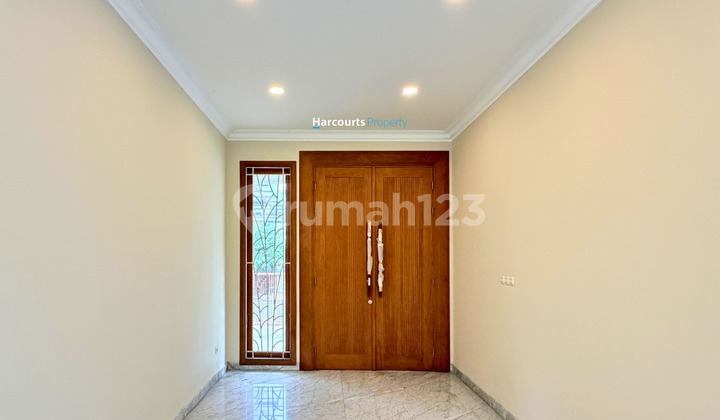 Kebayoran Baru Area, Disewakan Rumah Modern Kawasan Elite di Selong - Senopati 2