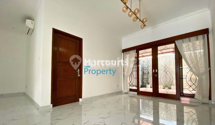 Cipete Area, For Rent: Well-Maintained and Very Comfortable Residential House in a Strategic Location 2