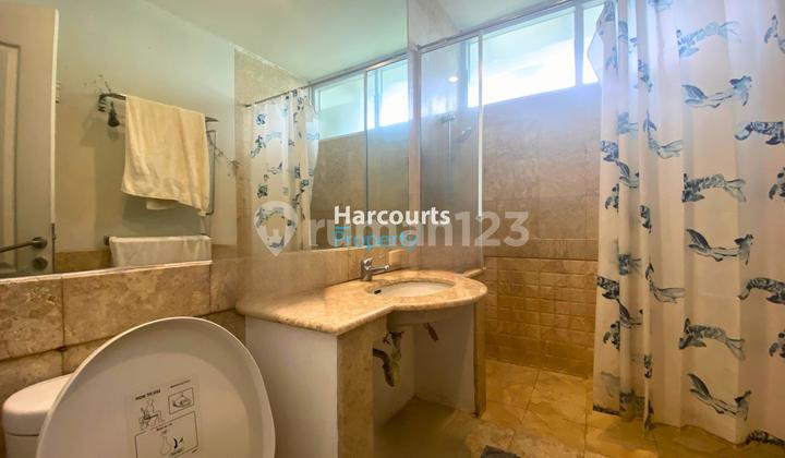 Kemang Area, For Sale Classic Beautiful and Well-Maintained House in a Comfortable and Lush Environment at Bangka Duren, South Jakarta 2