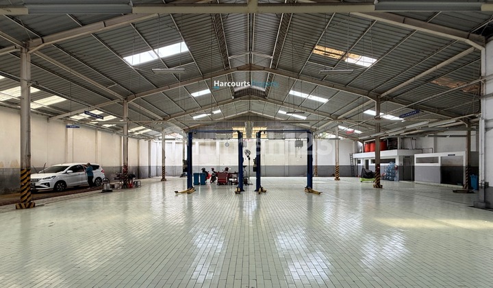 Kebayoran Baru Area, Ex Showroom Building For Sale, Strategic Location Near Radio Dalam