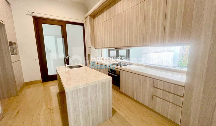 Kebayoran Baru Area, Disewakan Rumah Hunian 2 Lantai Bagus dan Terawat Dekat Jl. Erlangga, Selong, Jakarta Selatan 2