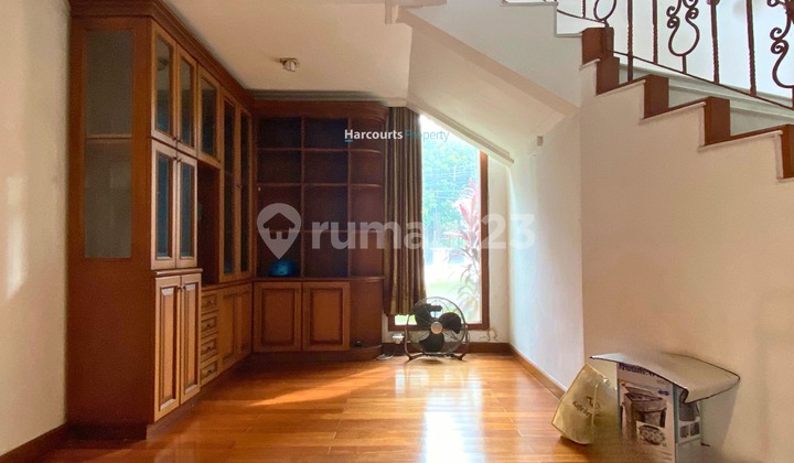 Pondok Indah Area, Dijual Rumah Klasik Spacious Lokasi Strategis Di Metro Alam, Jakarta Pusat 2