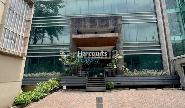 Kebayoran Baru Area, 4.5-Story Building for Sale, Strategic Location on Woltermonginsidi