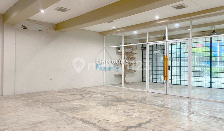 Kebayoran Baru Area, Disewakan Minibuilding Cocok untuk Usaha dan Kantor Lokasi Strategis di Woltermonginsidi