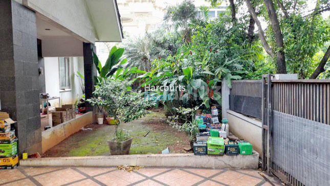 Kebayoran Baru Area, Dijual Rumah Hunian Klasik Bagus dan Terawat Lokasi Strategis Dedari Blok M - Melawai Area