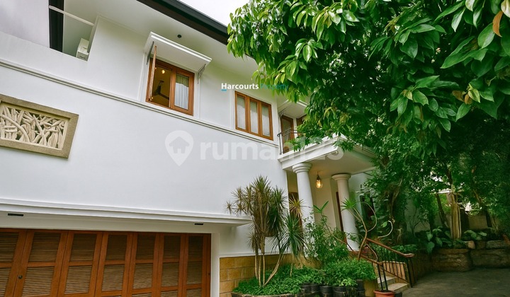 Cipete Area, Classic Modern House for Rent, Strategic Location, Fully Furnished, Near Kemang-Antasari