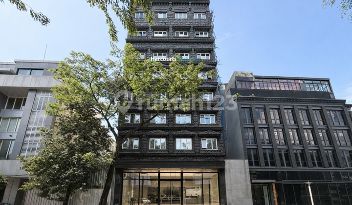 Hot Listing, Modern Art Deco Luxury Hotel Strategically Located Near Blok M Shopping Center and Culinary Hub Hot Listing, Modern Art Deco Luxury Hotel Strategically Located Near Blok M Shopping Center and Culinary Hub