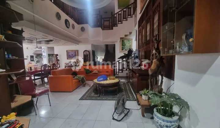 Rumah Desain Klasik Modern Lokasi Strategis Kayu Putih Jakarta Timur