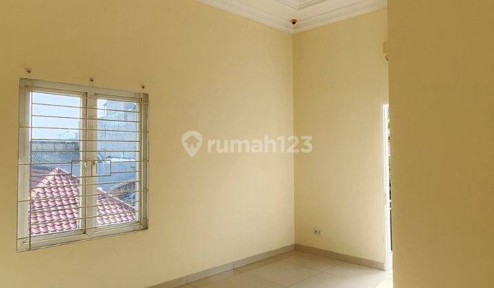 Rumah Bagus Dan Nyaman 3 Lantai Furnished Siap Huni di Jalan Kesehatan Jakarta Pusat 2