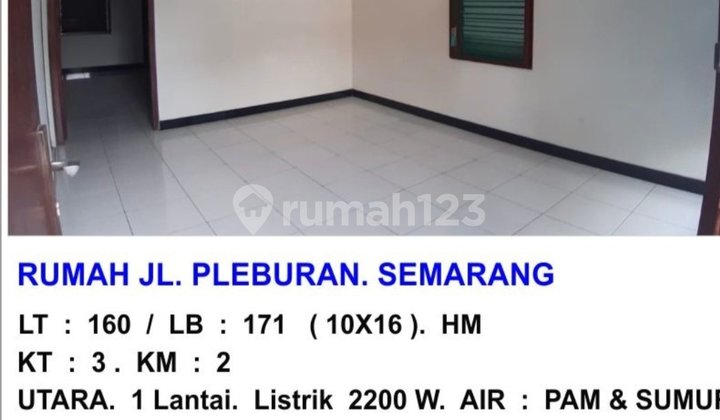 3-bedroom house in Pleburan, Semarang 1