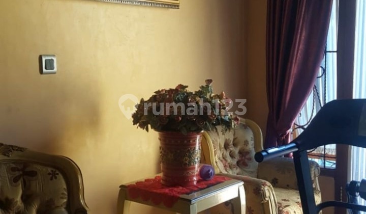 Jual Rumah Mewah Furnish Siap Huni, Letak Strategis Di Metland Menteng, 3 Lantai +Rooftop,dan Ada Kolam Renang 2