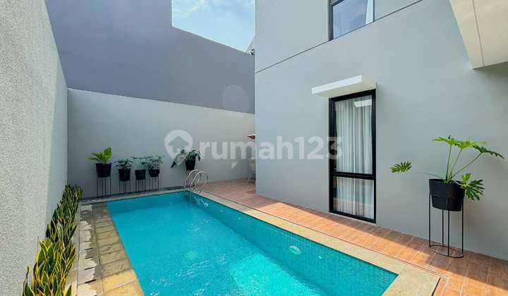 Luxury House On Boulevard Grand Wisata 2