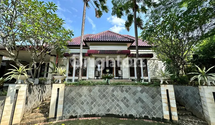 HUNIAN EKSKLUSIF BERGAYA JOGLO