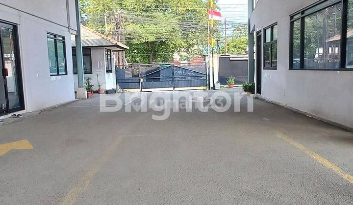 GEDUNG DAN LAHAN EX POOL BUS DI JALAN RAYA JAKARTA BOGOR 2