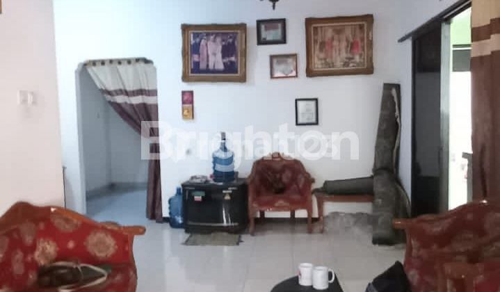 SPACIOUS RESIDENCE IN A VERY STRATEGIC LOCATION, CLOSE TO FACILITIES AND INFRASTRUCTURE 2