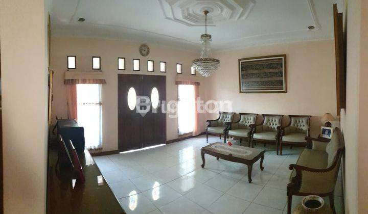 HUNIAN CANTIK LUAS 2 LANTAI  SEMI FURNISHED DEKAT UI DEPOK 2