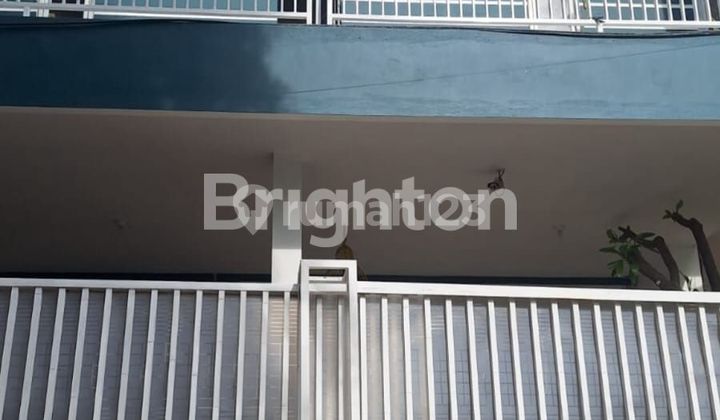 HOUSE IN A PRIME LOCATION PLUS A BOARDING BUSINESS